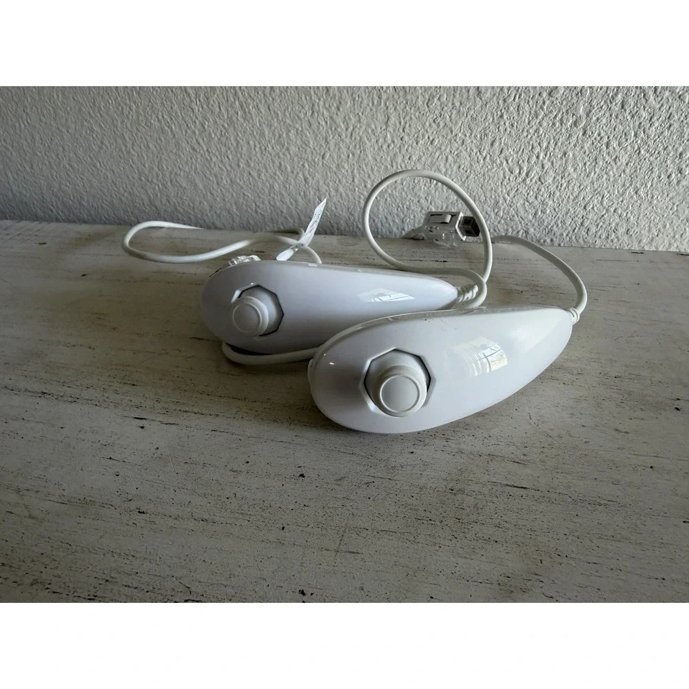Official Authentic Nintendo‎ Brand Wii Nunchuck WHITE Original